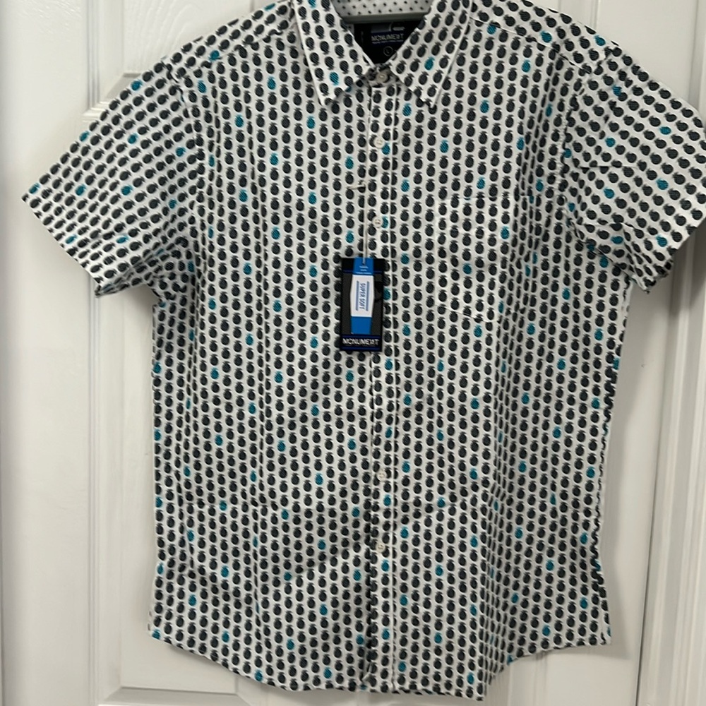 Monument short sleeve 100% cotton button down men’s shirt - size large - NWT!!
